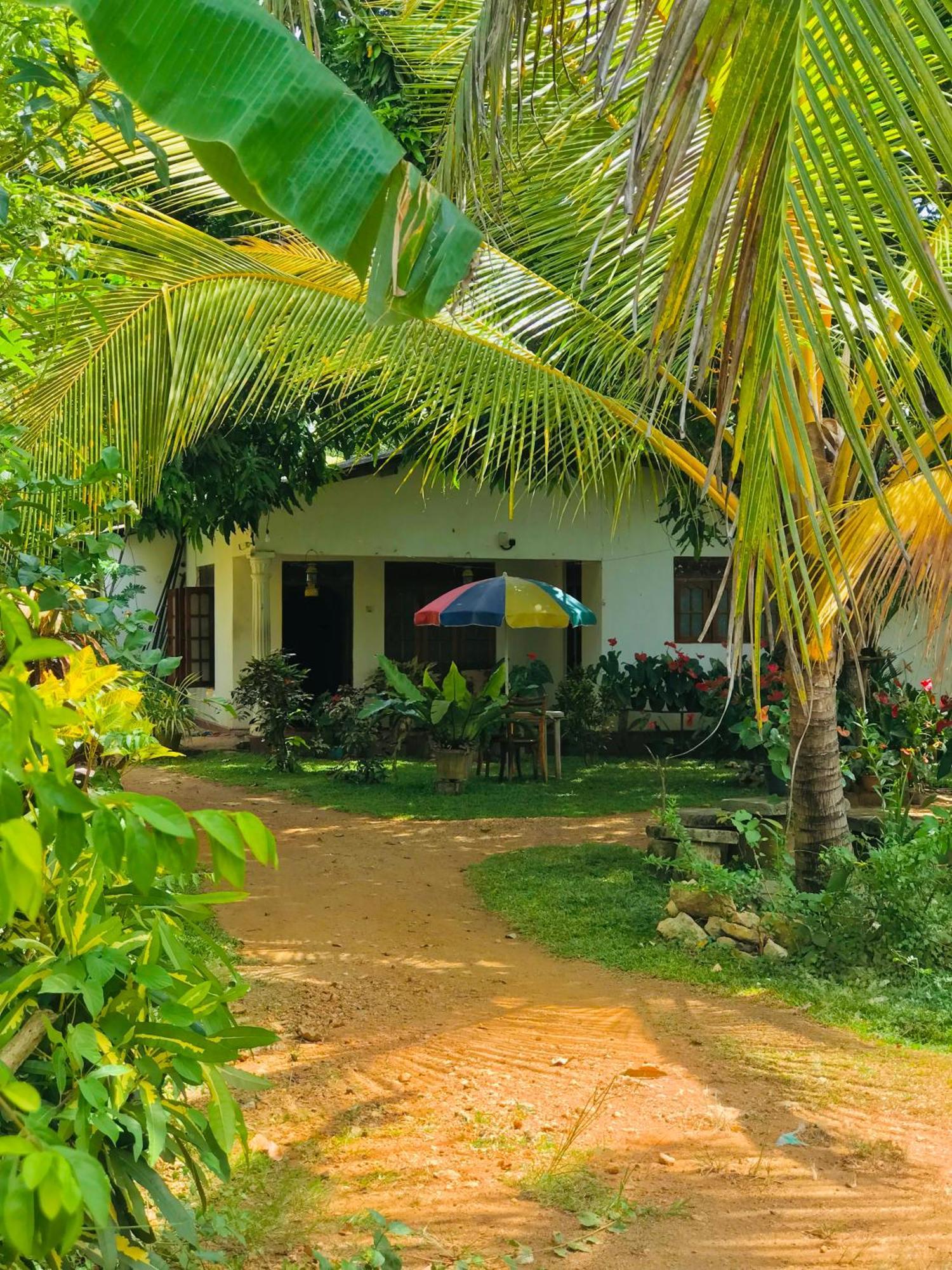 Sigiri Lakshan Home Stay Sigiriya Luaran gambar