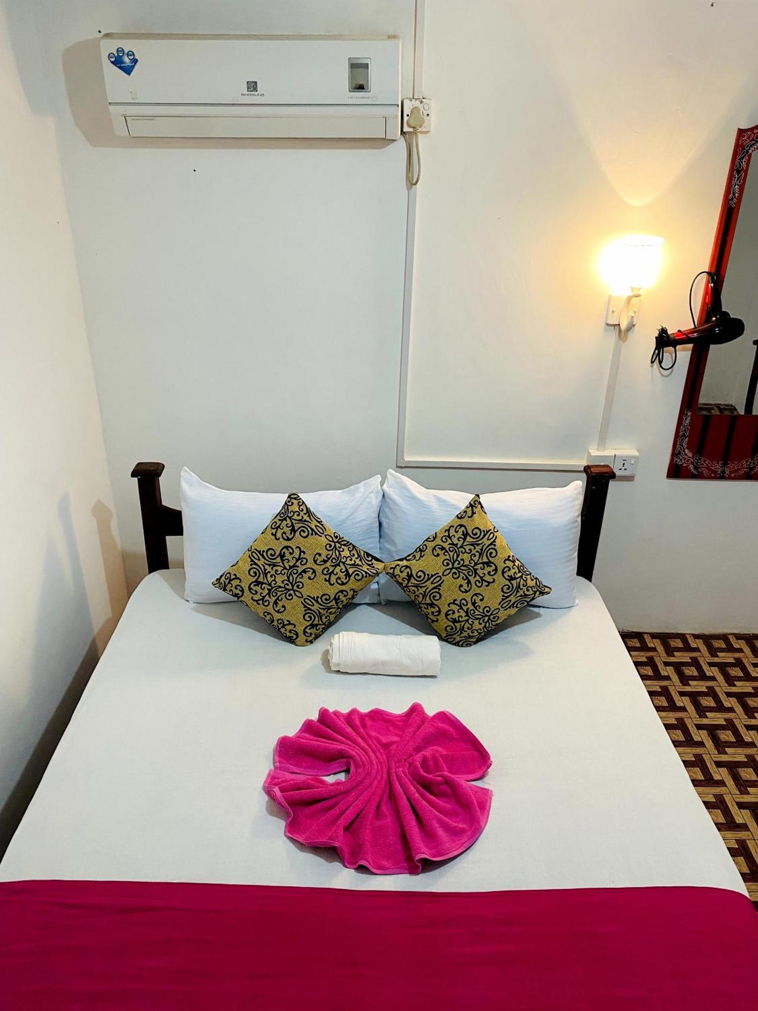 Sigiri Lakshan Home Stay Sigiriya Luaran gambar