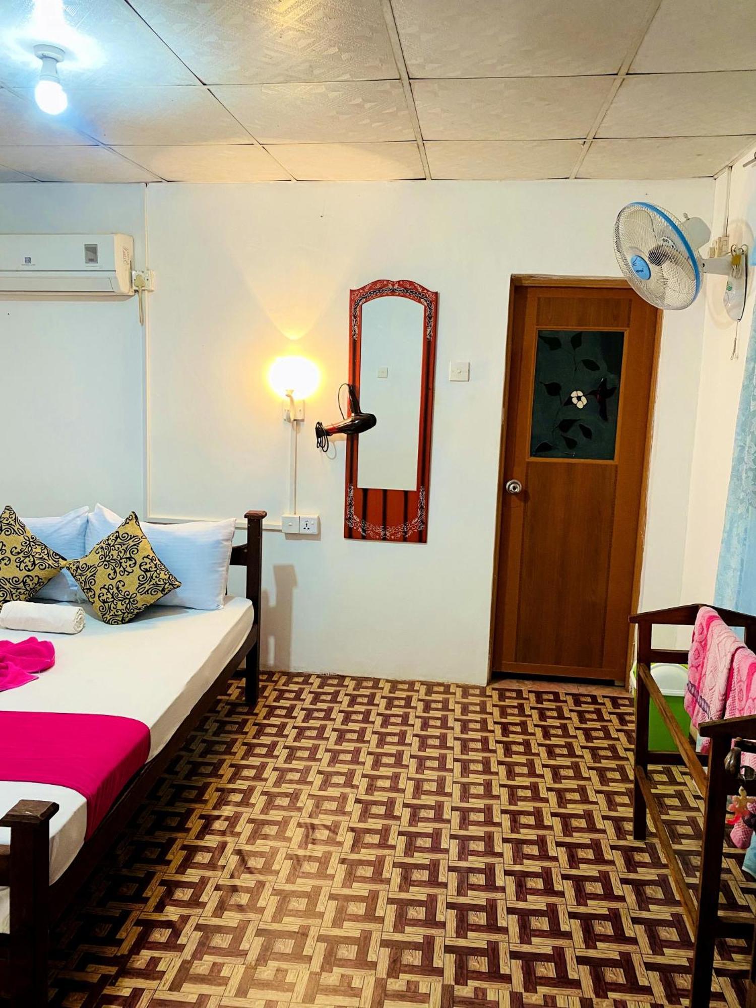 Sigiri Lakshan Home Stay Sigiriya Luaran gambar