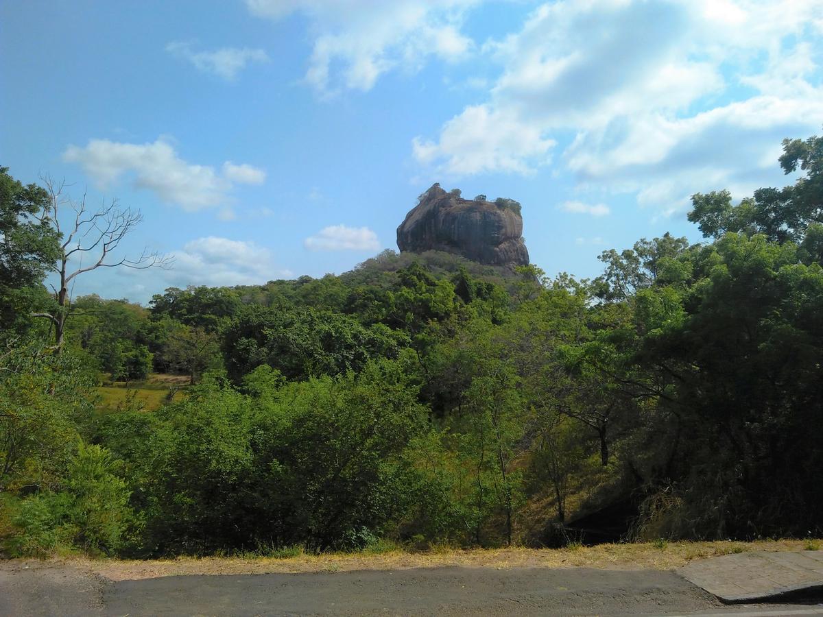 Sigiri Lakshan Home Stay Sigiriya Luaran gambar